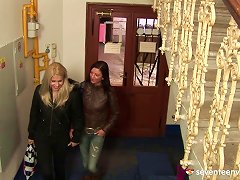 19yo Wild Lesbian Girlfriends Hook Up And Cum In A Public Stairway